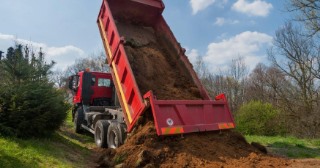 Доставка грунта Тихвин, цена от 262 руб./куб.