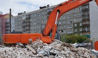Вывоз строительного мусора с участка в Тихвине недорого от 1569 руб. | ГОСТСТРОЙ