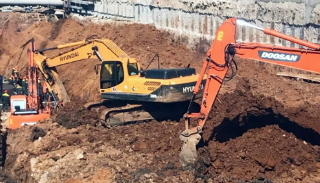 Разработка котлована экскаватором под фундамент в Тихвине — цена от 2614 руб. | ГОСТСТРОЙ